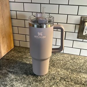 COPY - Stanley 40 oz cup ABALONE with lid and straw excellent used condition